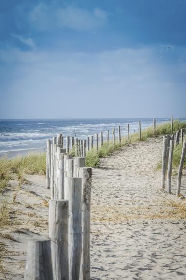 Diese Strandszene wurde mit der Nikon D7100, 24mm, bei Blende F/16, ISO 100 und einer Belichtungszeit von 1/90s abgelichtet.