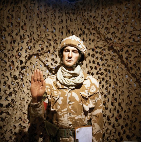 Im Militärmuseum von Winchester
ist die Puppe eines Soldaten ausgestellt.