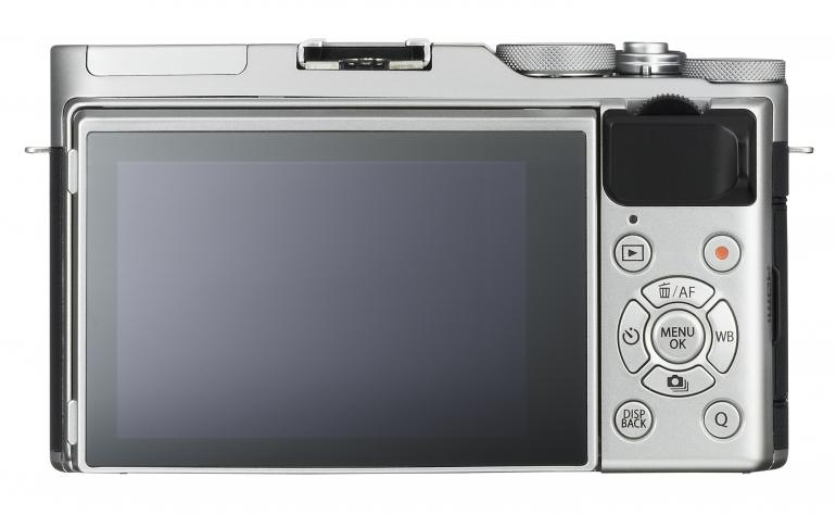 Ein 180 Grad schwenkbares LC-Touch-Display erlaubt bequeme Selfie-Shootings.