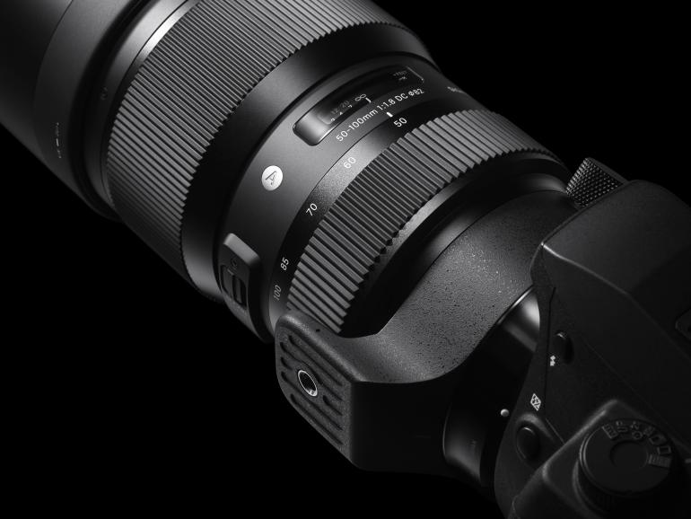 An einer APS-C-Kamera (Canon, Nikon, Sigma) deckt die Sigma Art-Optik den Bereich von 75 bis 150mm ab. 