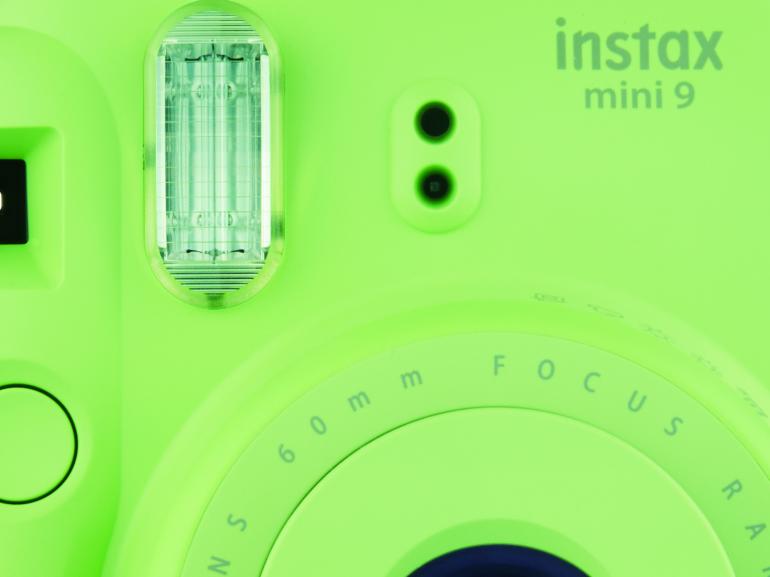 Neue instax mini von Fujifilm mit Selfiespiegel