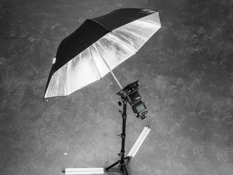 Neue Ausrüstung für Studio und Outdoor: Lampenstativ GN-806
