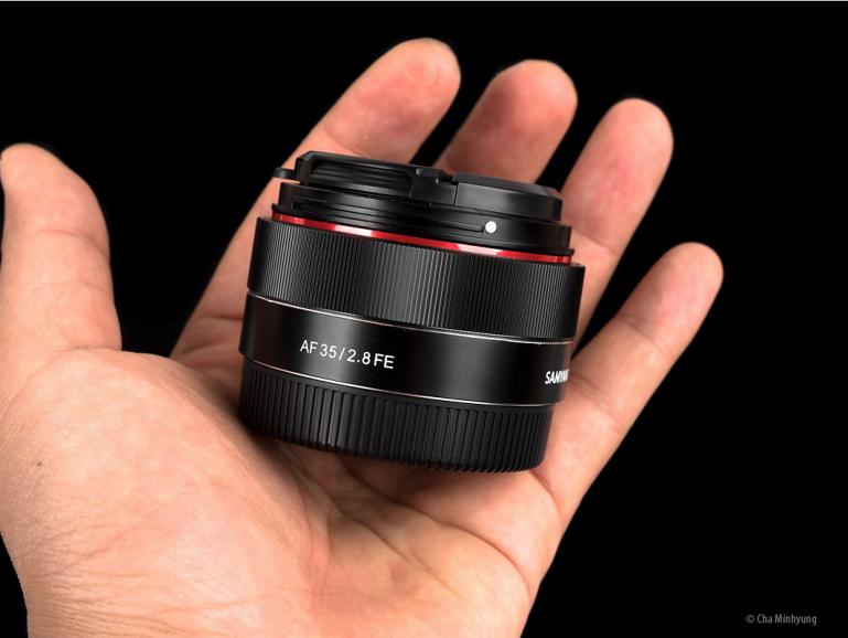Samyang präsentiert ultrakompaktes 35mm-Objektiv