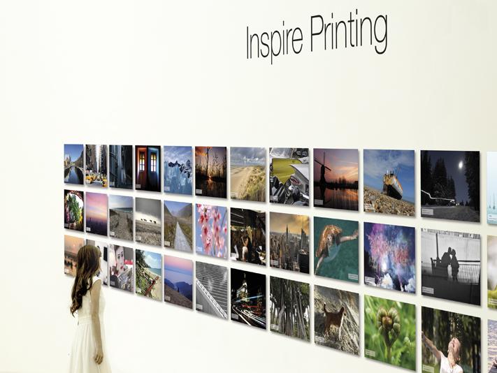  Die Ausstellung Inspire Printing zeigt authentische Fotografien aus dem Leben von Fujifilm-Mitarbeitern. 