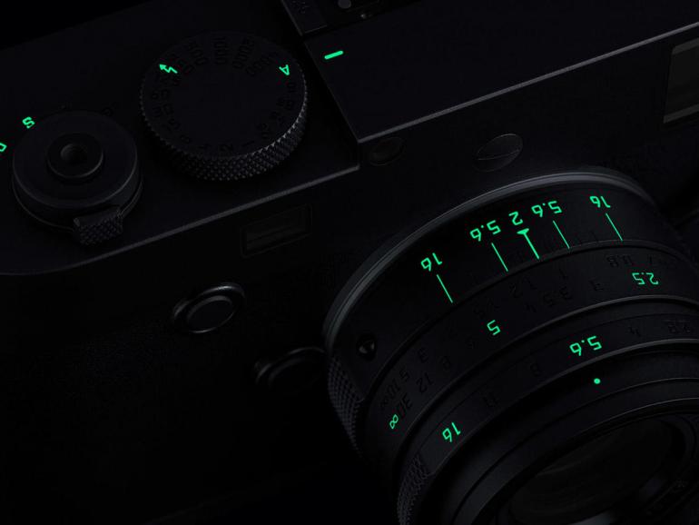 Luxus-Leica leuchtet im Dunkeln
