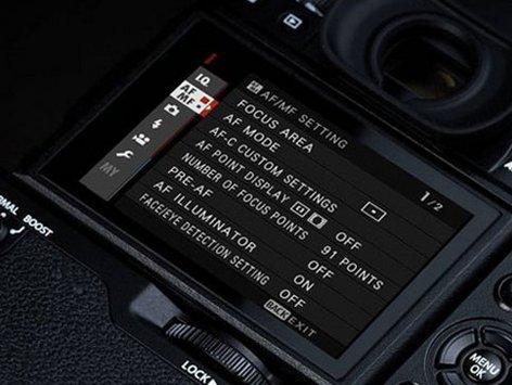 Neu von Fujifilm: Teleobjektiv, Zubehör und Firmware