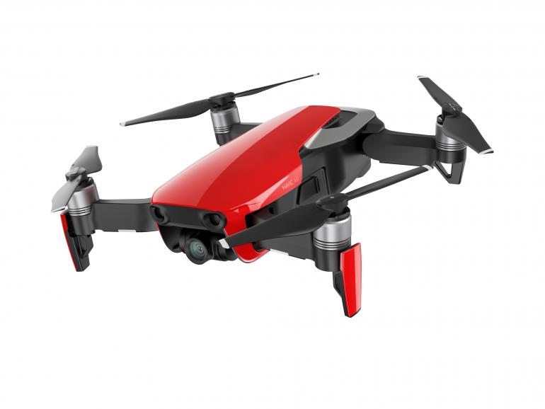 Die DJI Mavic Air ist in den Farben Feuerrot, Polarweiß und Onyx erhältlich.