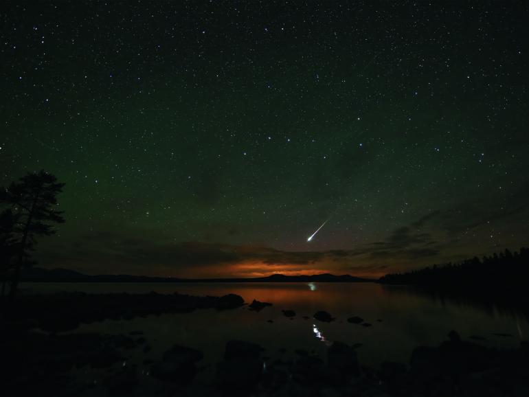 Astroaufnahmen auf großer Leinwand: Sternenjäger - Abenteuer Nachthimmel