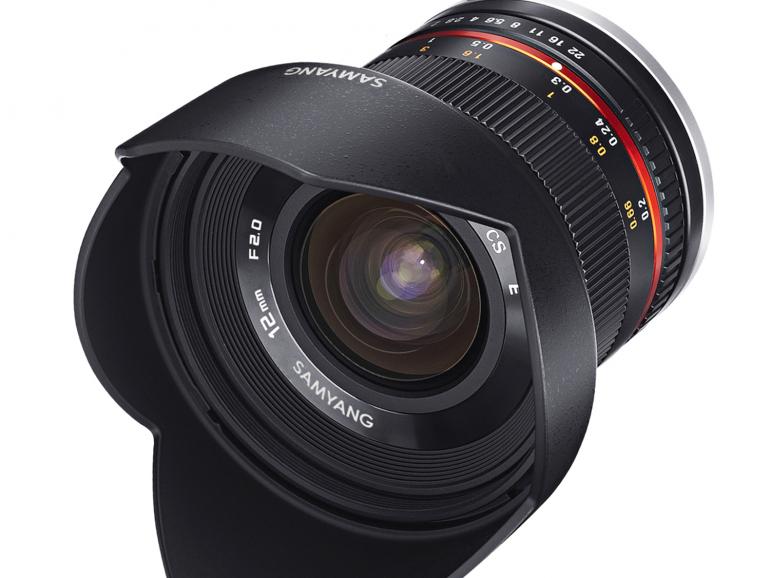 Für spiegellose Kameras: Das Samyang ist für Kameras mit EF-M-, Sony E-, Fujifilm X- und Micro-Four-Thirds-Bajonett verfügbar.
