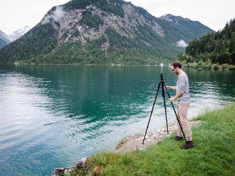 Die Auszugshöhe des Cullmann Mundo 528M fällt üppig aus. Toll für große Fotografen!