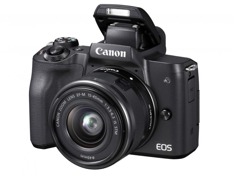 Einhändig bedienbar: Da Canon bei der EOS M50 das Bedienfeld rechtsseitig ausgerichtet hat, ist die Kamera mit einer Hand bedienbar. 