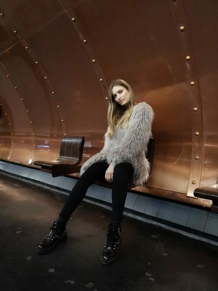 Fashion-Fotografie in der Pariser U-Bahn: Im Workshop mit Robert Grischek zeigte das Huawei auch, ob es Porträtfotos kann.