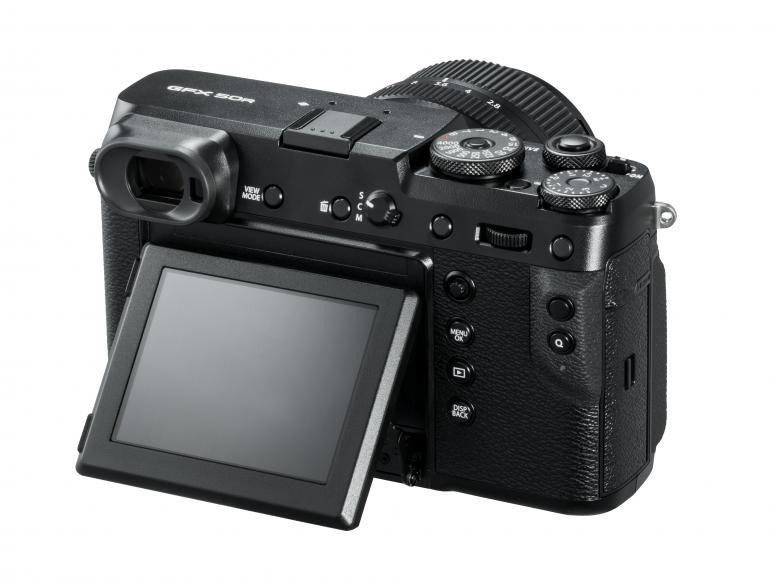 Die GFX 50R im Design einer Messucherkamera verfügt über einen klappbaren LCD-Touchscreen mit 2,36 Millionen Bildpunkten.