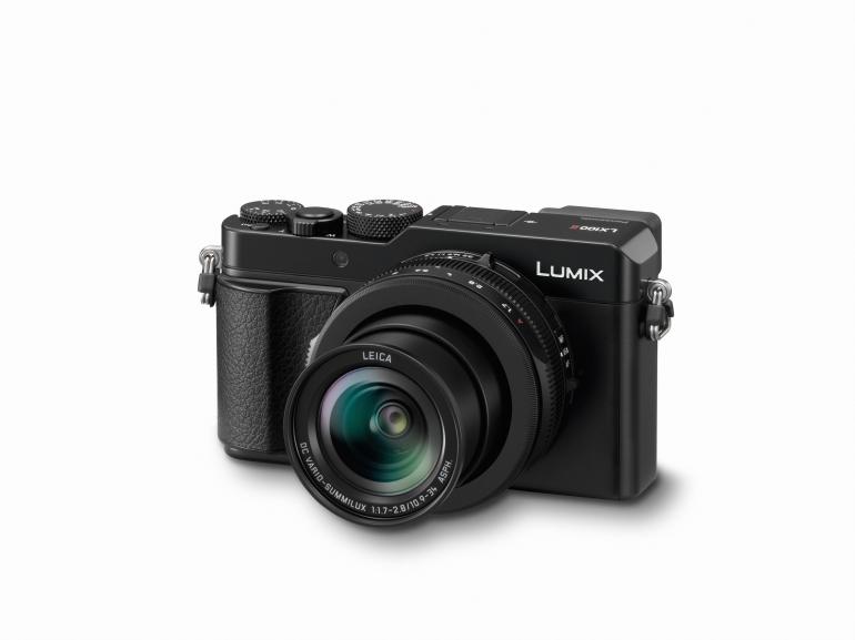 350 Gramm leicht: Die LX100II ist eine Kompakte im Jackentaschenformat.