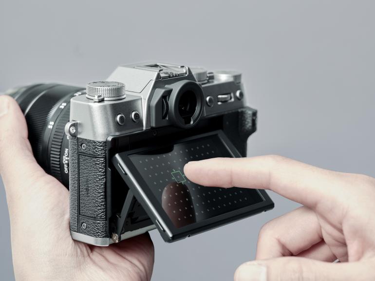 Fujifilm X-T30 mit beweglichem Touchdisplay