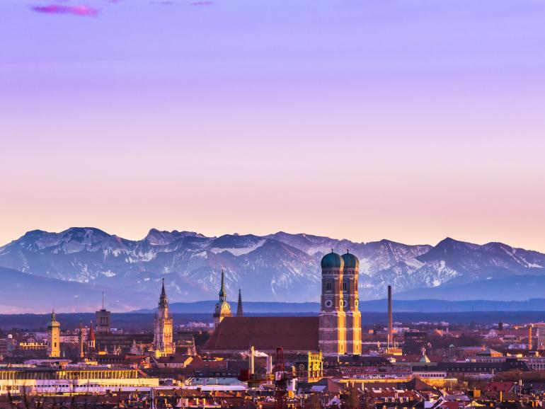 Panorama mit der Frauenkirche in München