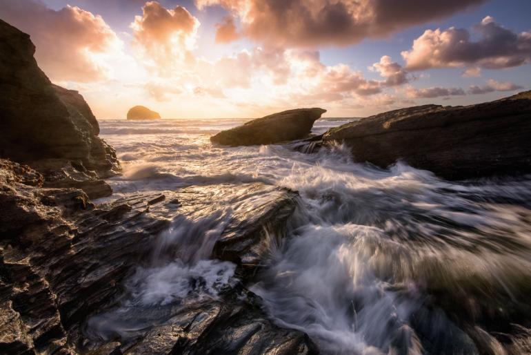 Dank Staub- und Spritzwasserschutz ist das Tamron auch für stürmische Küstenfotos geeignet. Dieses hier hat Profifotograf Bastian Werner aufgenommen.