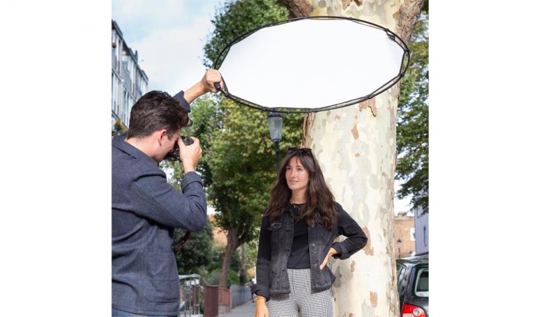 Für Hochzeitsfotografen: Tragelösungen und Lichtformer