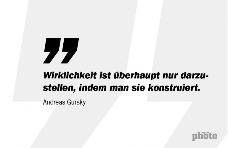 Andreas Gursky (*1955) macht mit der Realität, was er will. Selbst eine Fabrik schreckt ihn nicht ab. Sie wird in der Nachbearbeitung einfach entfernt. Seine Werke erzielen auf Auktionen Höchstwerte.