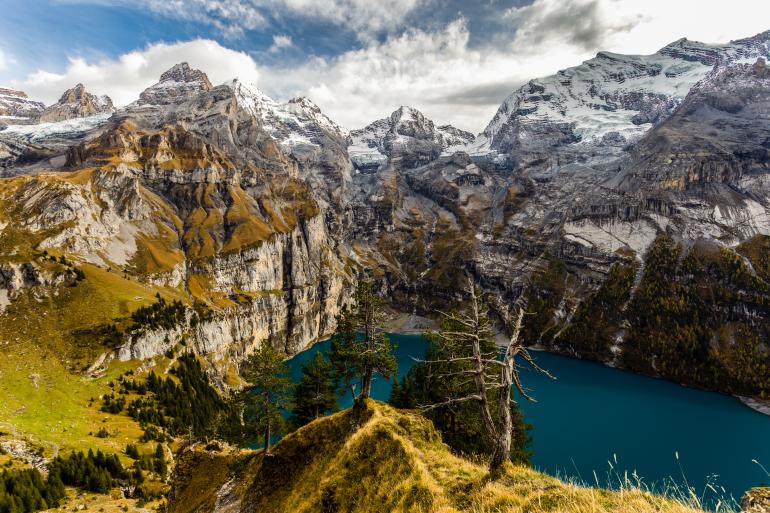 Blüemlisalp und Oeschinensee in der Schweiz