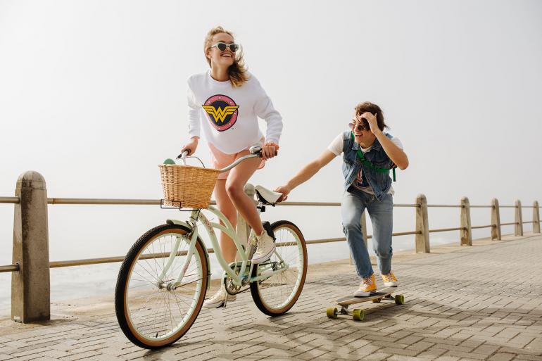 Beste Laune beim Shooting: Für ihre Pärchenporträts nutze das Fotografen-Duo Sallyhateswing einzig ein Objektiv, das SP 35mmm F/1.4 Di USD aus dem Hause Tamron.