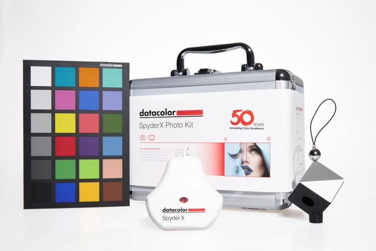 Hier sehen Sie alle Bestandteile des Datacolor SpyerX Photo Kits.