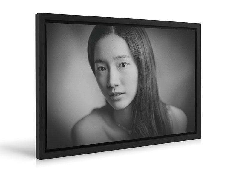 „Als Fine-Art-Fotograf schätze ich die Vielfalt von Prints, die WhiteWall anbietet“, sagt Zhang. Hier: Acrylglas im Schattenfugenrahmen