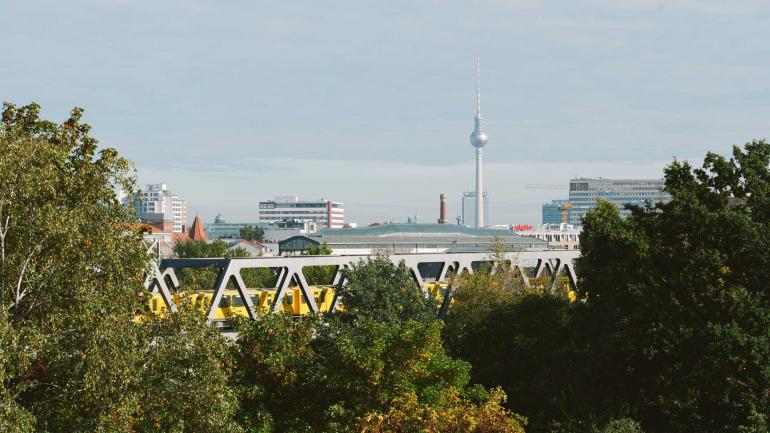 Mit dem neuen Standort in Berlin hat MPB neben Brighton und New York nun einen dritten Sitz. Für Fotograf*innen und Filmer*innen in Deutschland heißt das: Der Handel von gebrauchter Fotoausrüstung funktioniert nun noch einfacher und schneller.
