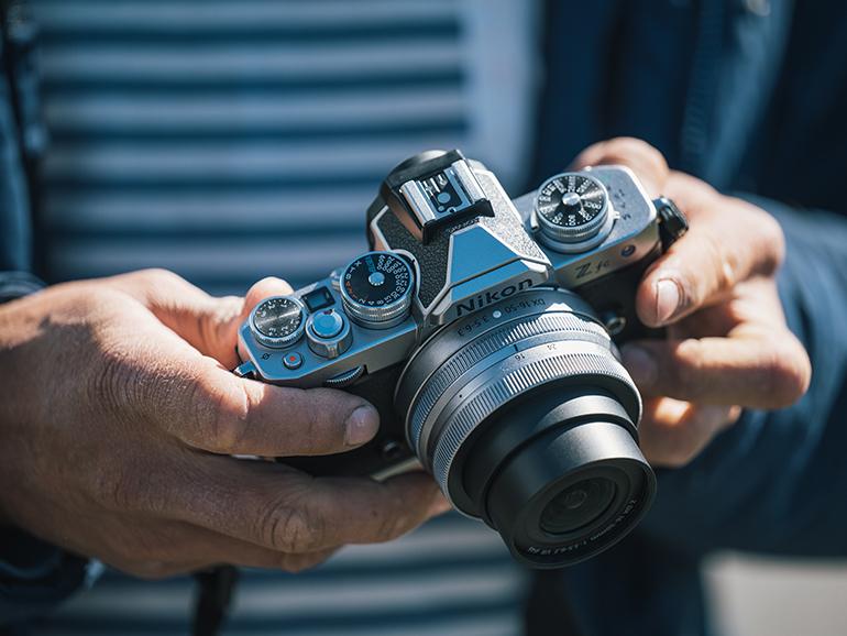 Für alle, die ein Faible für Kameras im Retro-Stil haben: die neue Nikon Z fc