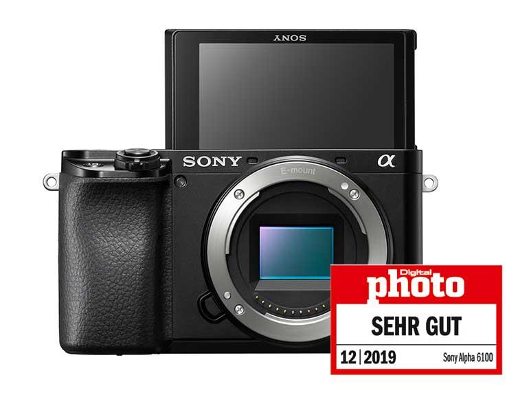 Sony Alpha 6100 mit Testlogo