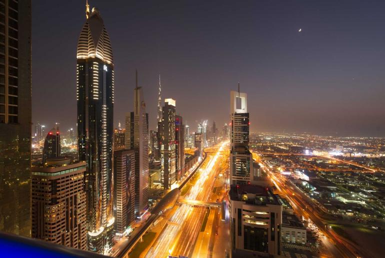 Dubai bei Nacht: Nikon D750 | 14mm | 2,5 s | F/8 | ISO 400