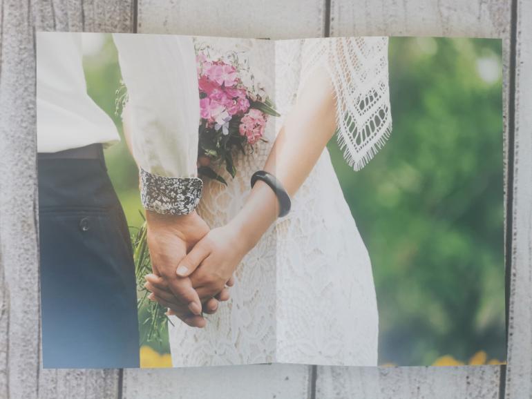 Layflat-Bindung: Besonders für doppelseitige Fotos ist die Layflat-Bindung bei Fotobüchern optimal.