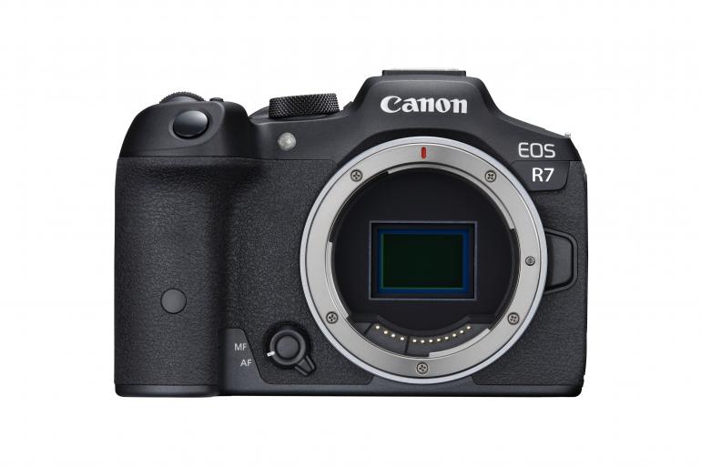 Canon EOS R7 Front