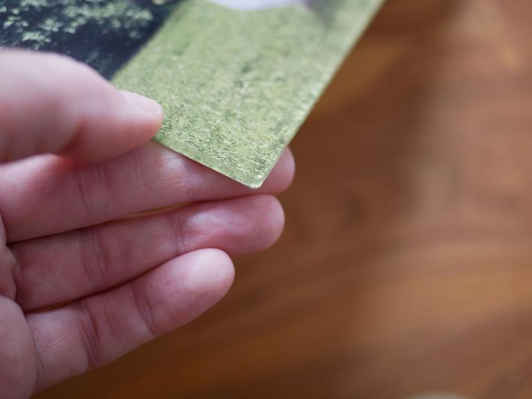 Runde Ecken: Bei Cewe, Pixum, ifolor und Meinfoto.de werden die Ecken standardmäßig leicht abgerundet – WhiteWall und posterXXL lassen sie dagegen kantig.