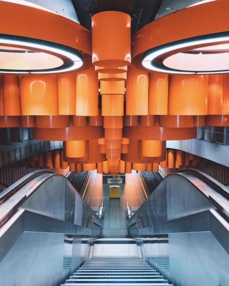 Eine U-Bahn-Station in der belgischen Hauptstadt Brüssel inspirierte Langer zu dieser Aufnahme. Vor allem das Design der 1970er Jahre faszinierte ihn.