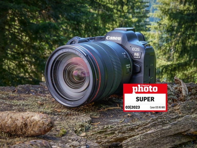 Die EOS R6 Mark II ist mit bis zu 40 B/s die aktuell schnellste Kamera im Line-up von Canon und schafft bis zu 760 Aufnahmen pro Akkuladung.