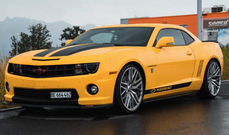 Gelber Chevrolet Camaro