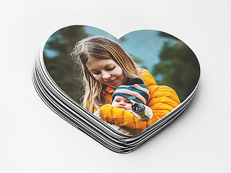 Formsache: Die MixMags-Magnete werden in verschiedenen Formen bei MEINFOTO.de angeboten: quadratisch, rund, in Herzform oder im Retro-Stil.