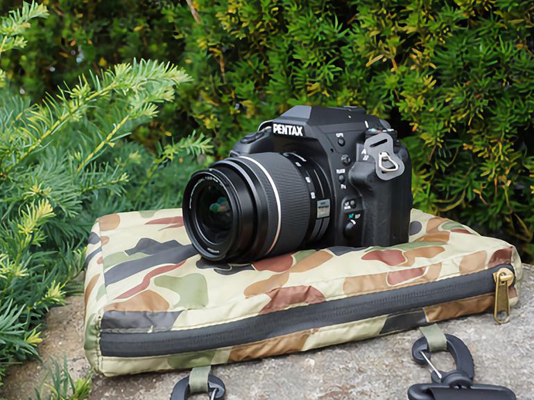 Der Bohnenbeutel ist die wohl leichteste Stabilisierung, wenn es wirklich auf jedes Gramm ankommt und es nur um die Stabilisierung der Kamera geht.