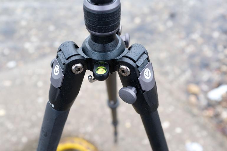 Durchdacht: Die Beinmechanik des Vanguard VEO3 T 204 ABP ist deutlich besser als bei allen anderen Stativen im Test.