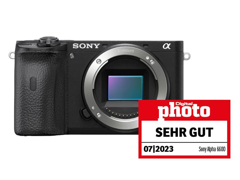 Sony Alpha 6600 mit Testlogo