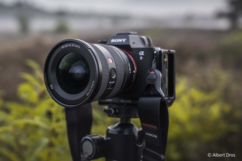 Das G Master FE 16-35mm F2.8 GM II von Sony sollte das kleinste und leichtest Objektiv seiner Klasse sein.