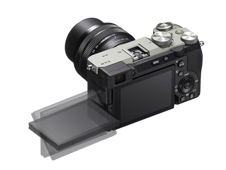 Volle Flexibilität bei Foto und Film: Der Monitor der Alpha 7C II lässt sich komplett ausklappen und beliebig drehen.