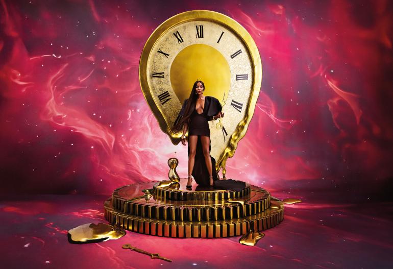 Fotokünstler Prince Gyasi war in diesem Jahr für die Bilder des Pirelli-Kalenders verantwortlich. Hier zu sehen das Cover: eine Verbildlichung seines Themas „Zeitlos“ mit Supermodel Naomi Campbell.