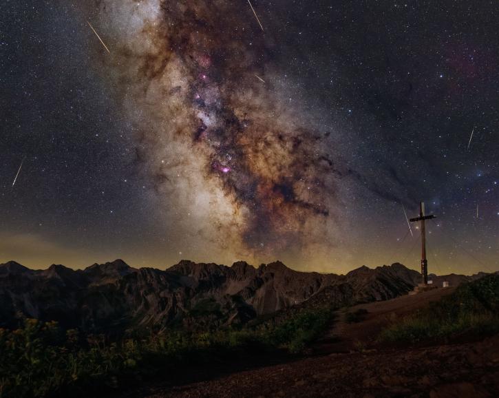 Canon EOS 77D | 18mm | 375 × 8 s | f/3,2 | ISO 3200