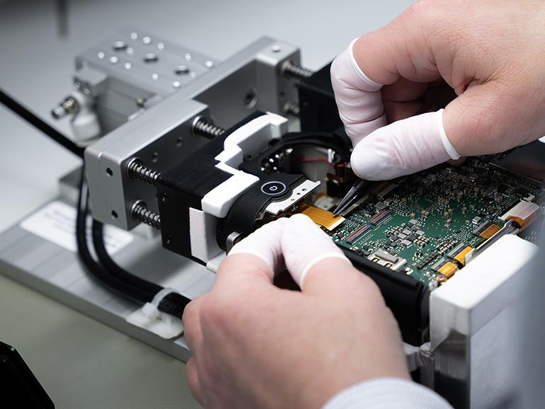 Leica fertigt die SL3 in Deutschland und ist damit der einzig verbliebene Traditionshersteller hierzulande.