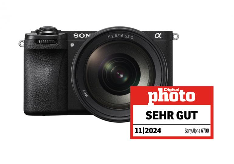 Sony Alpha 6700 mit Testlogo