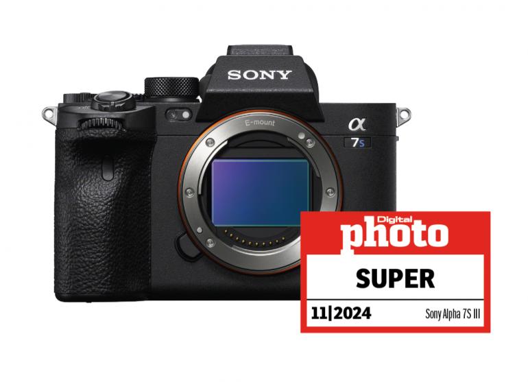 Sony Alpha 7S III mit Testlogo