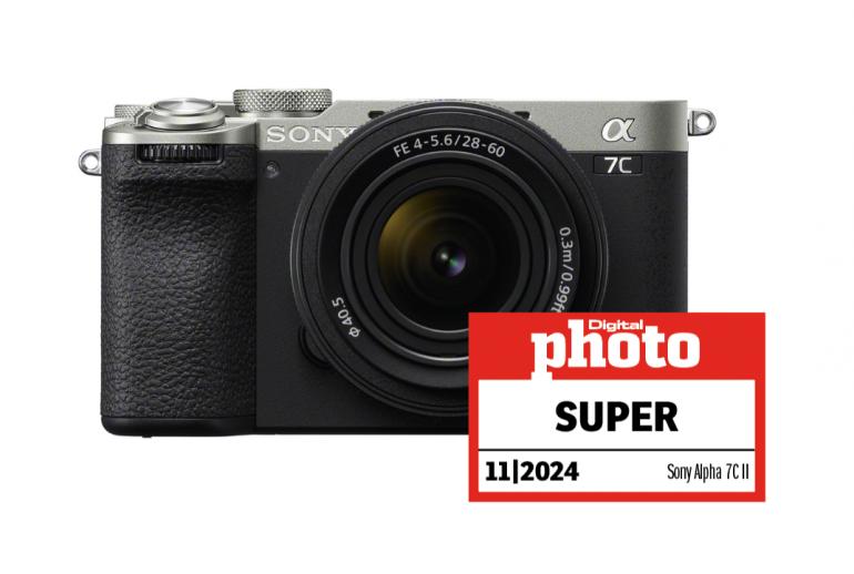 Sony Alpha 7C II mit Testlogo