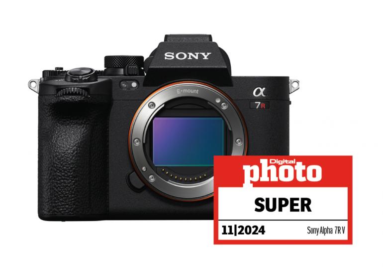 Sony Alpha 7R V mit Testlogo